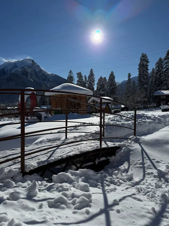 Уютный домик с видом на горы