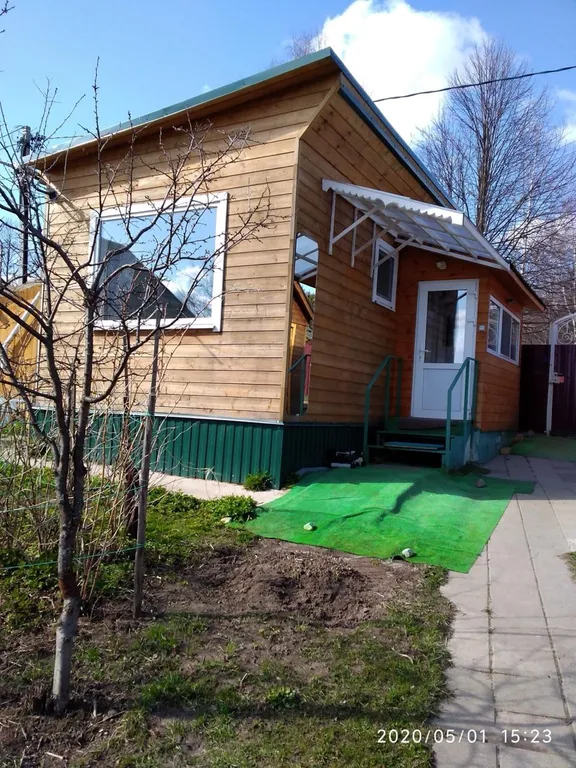 Домик у берега Волги