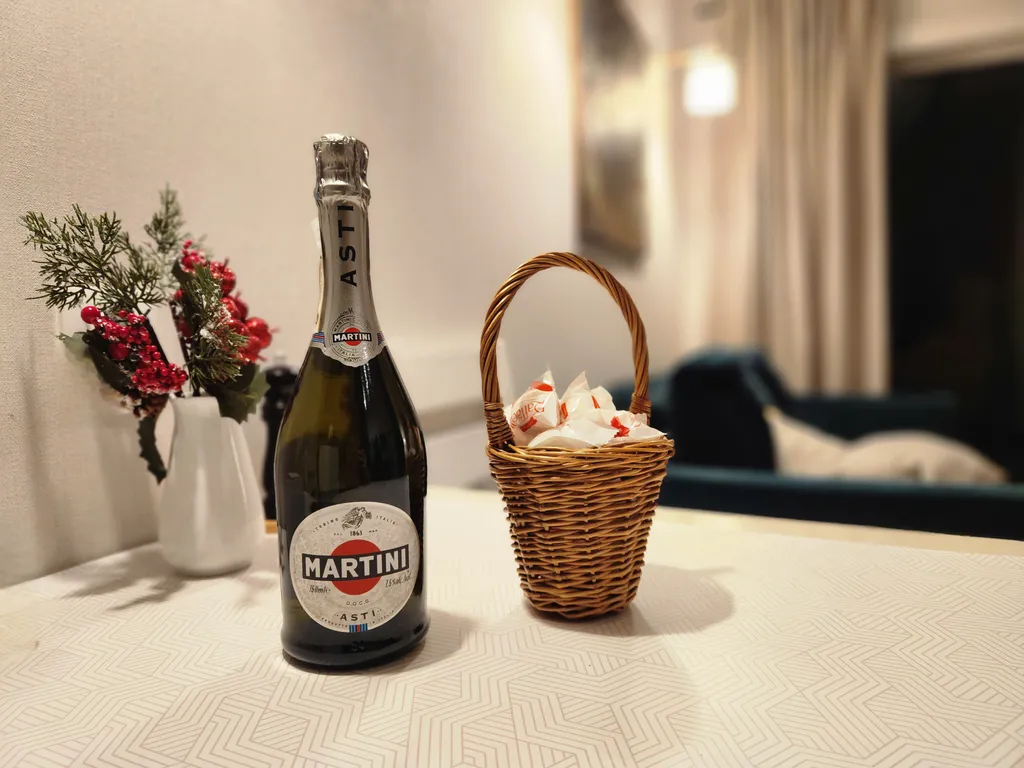 Журавлиный домик на берегу речки