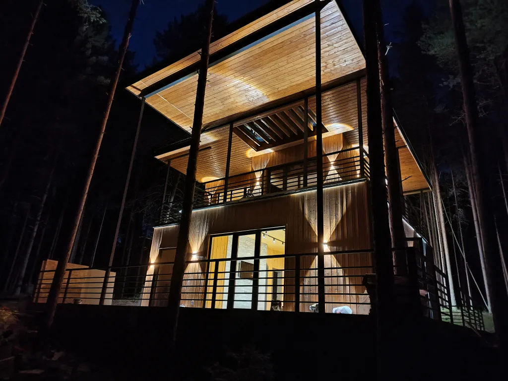 Коттедж Уютный большой дизайнерский дом в лесу Селигера на берегу озера Волго — Турбаза Чайка