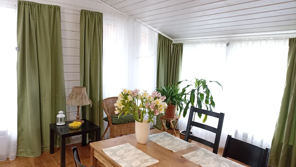 Уютный дом среди берёз и ёлочек