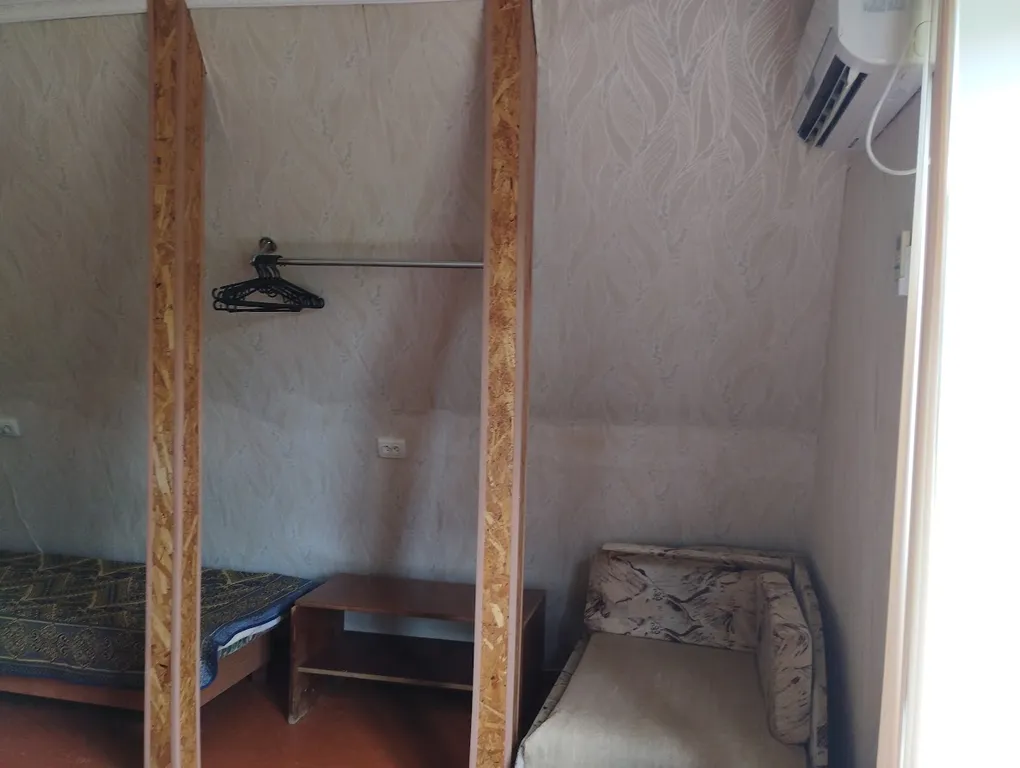 Комната с кондиционером на мансардном этаже