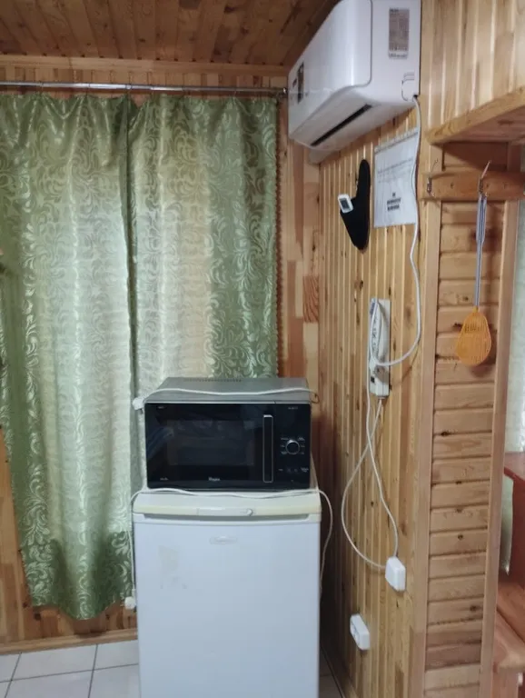 Гостевой домик вдали от берега и шума с кухней, туалетом, душем.