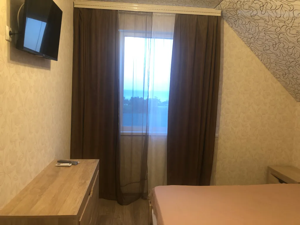 Квартира Квартира Уютный номер на мансарде с видом на моря, 3 этаж 2х местный номер — Судак