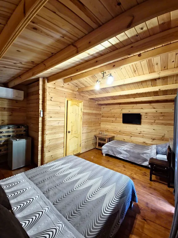 Коттедж Эко домик с парковкой возле горной реки — Гагра