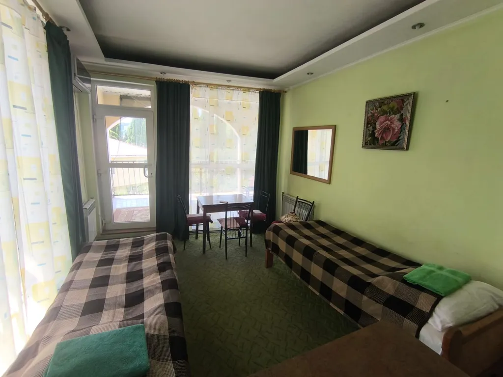 Тихая уютная квартира с терассой в частном секторе