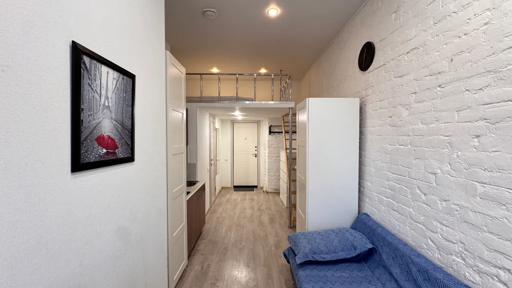 Двухуровневая квартира-студия в центре города