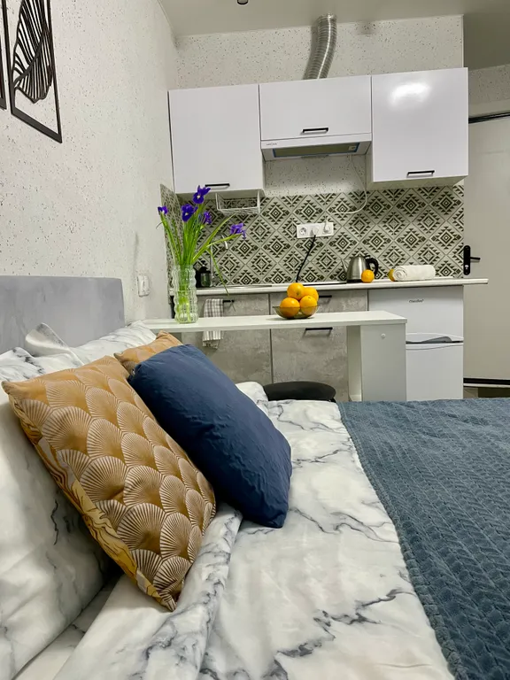 Студия рядом с ТРК Семья