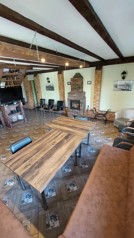 Большой коттедж у озера