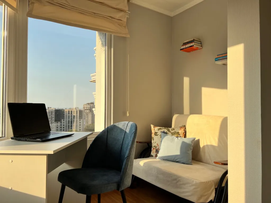 Уютная квартира с прекрасными видами в центре Алматы