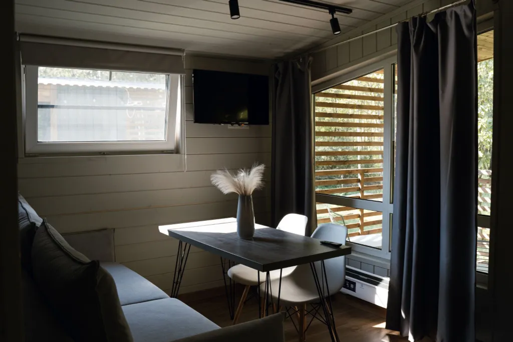 Уютные дома для отдыха от городской суеты на берегу Волги