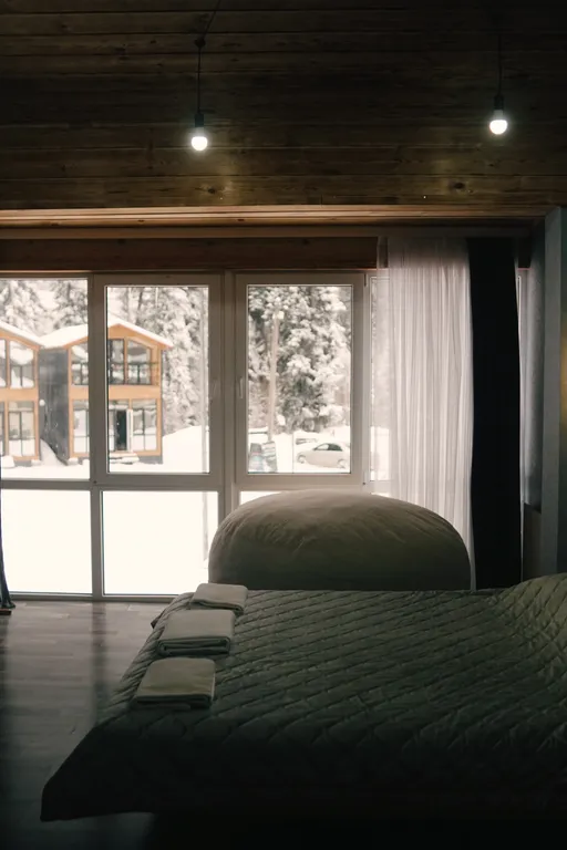 Новенький коттедж на большую компанию