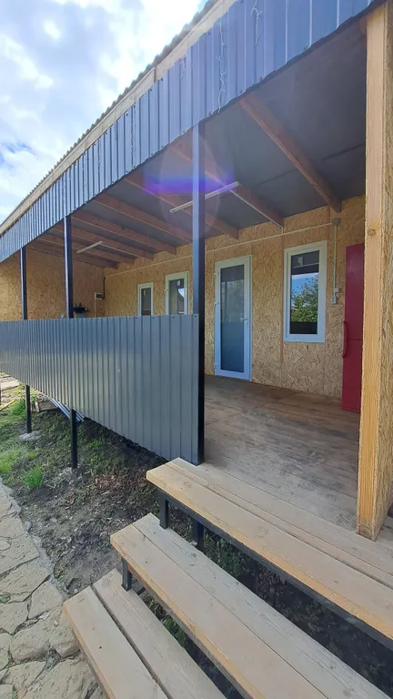 Уютный номер с просторной, теплой терассой