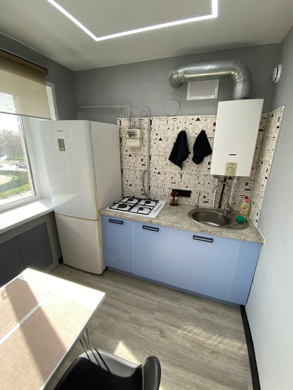 Двухкомнатная квартира в центре с видом на площадь победы