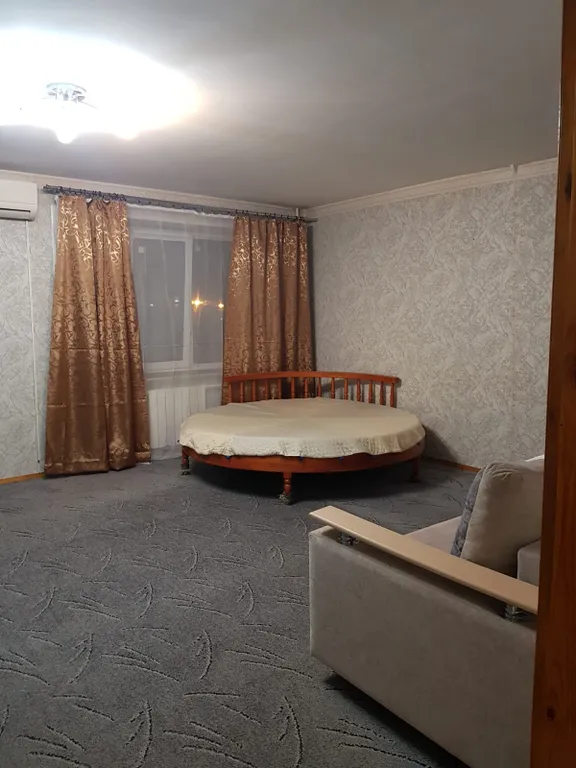 2-комнатная Квартира — аренда посуточно в Волжский