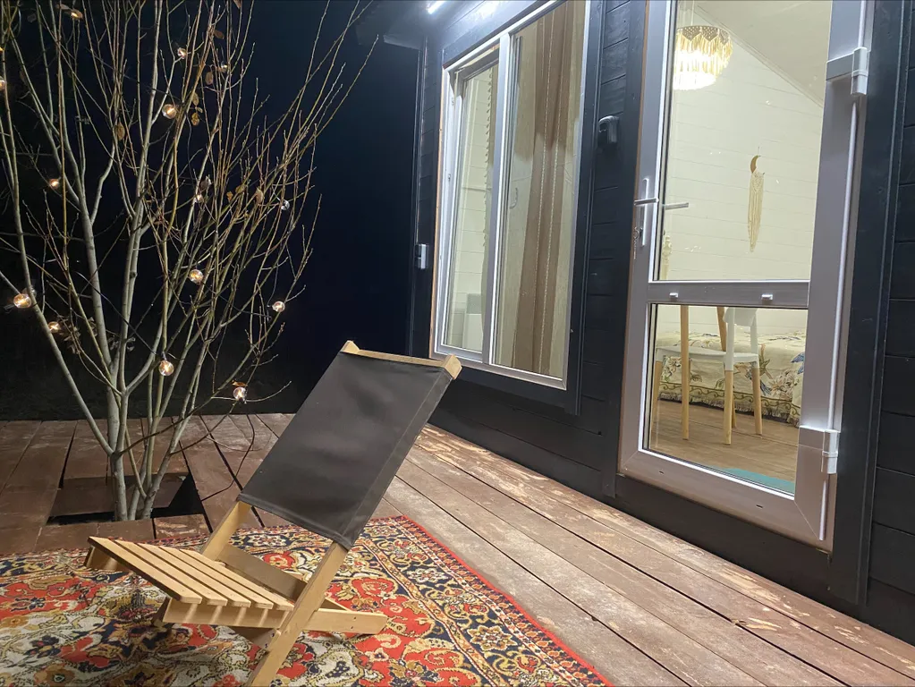 Амбаркаса iva - дом с ванной у окна