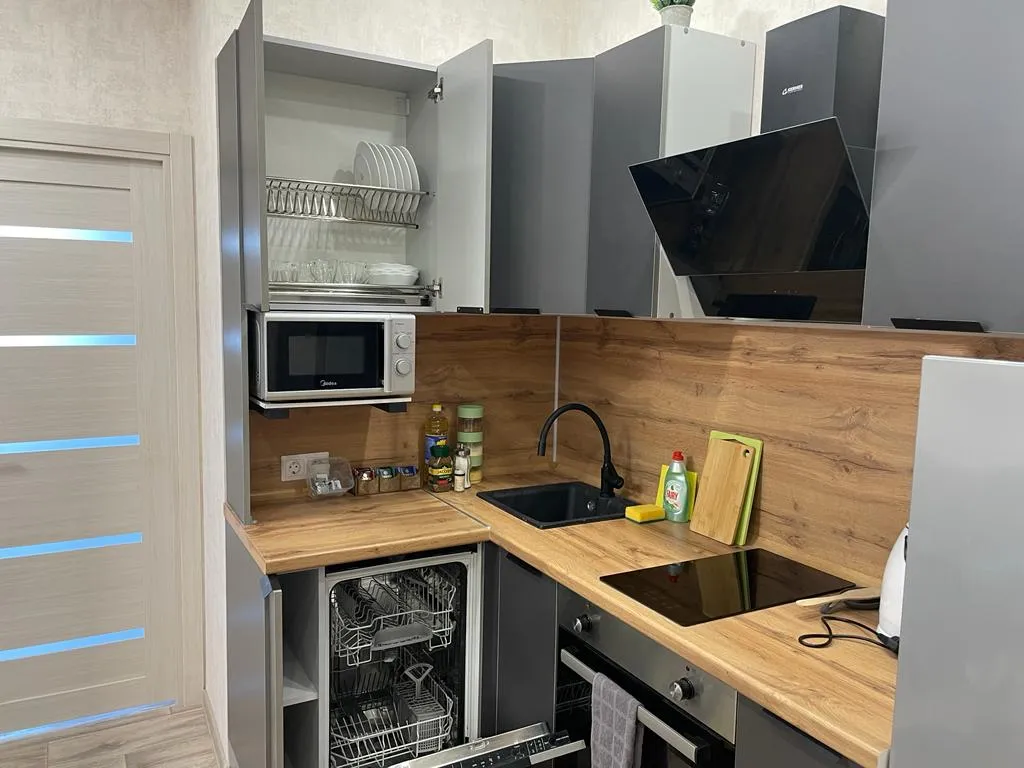 Стильная квартира напротив аквапарка Океанис и парка Швейцария