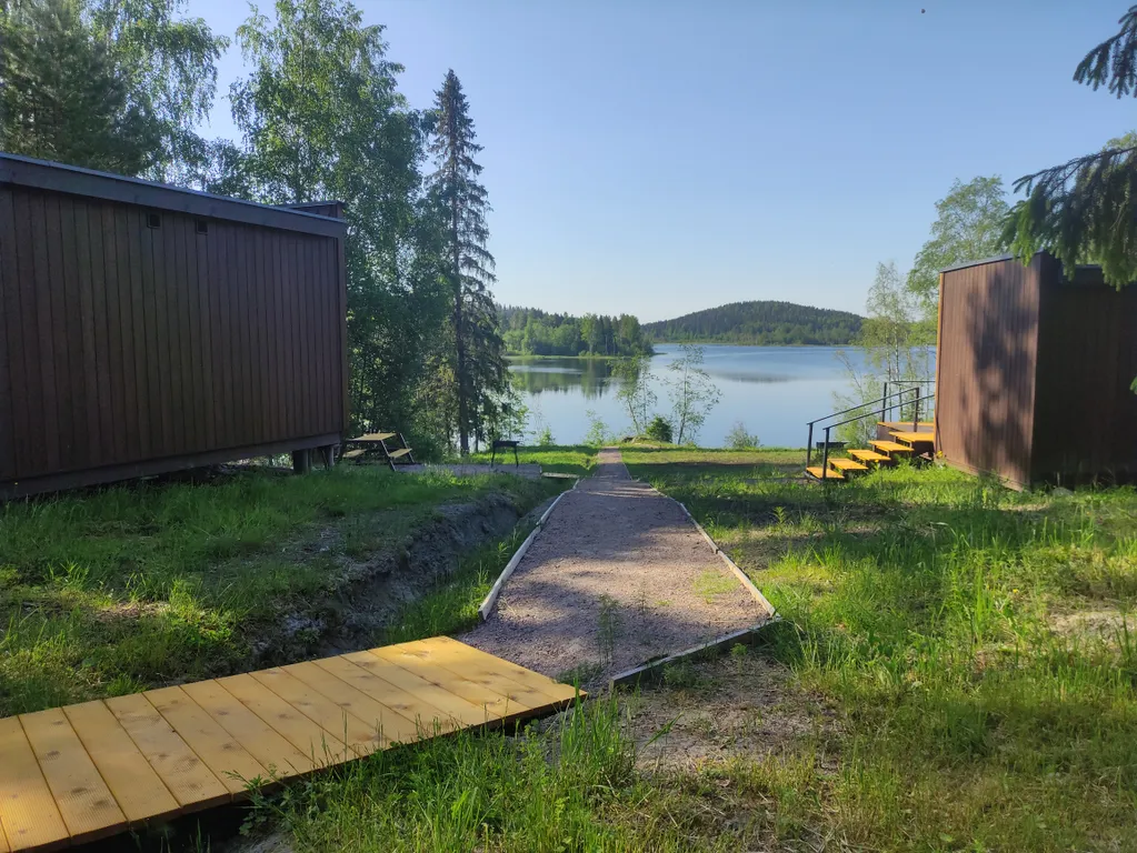 Коттедж Домик с панорамным остеклением, террасой и видом на озеро — Сортавала