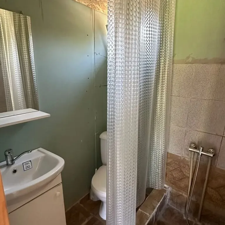 Коттедж Домик с удобствами — Сухум