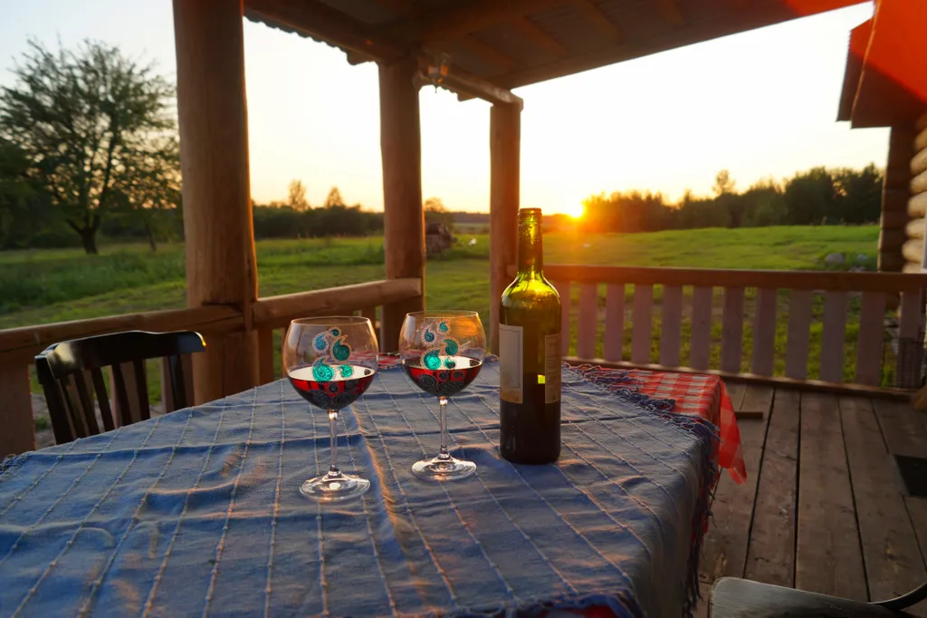 Милый дом на берегу озера