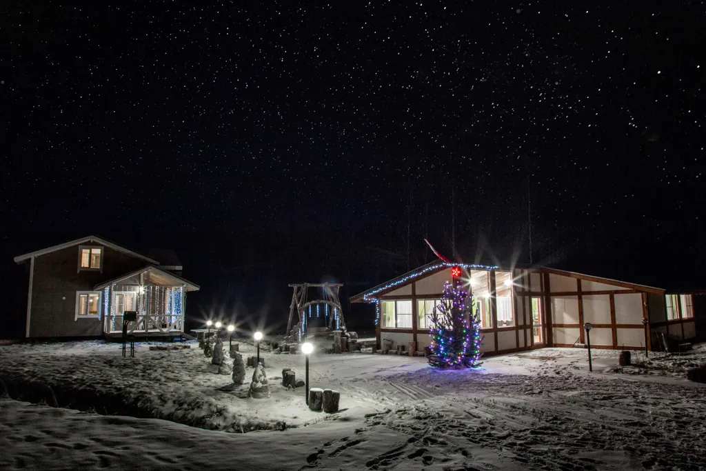 Дом у пруда