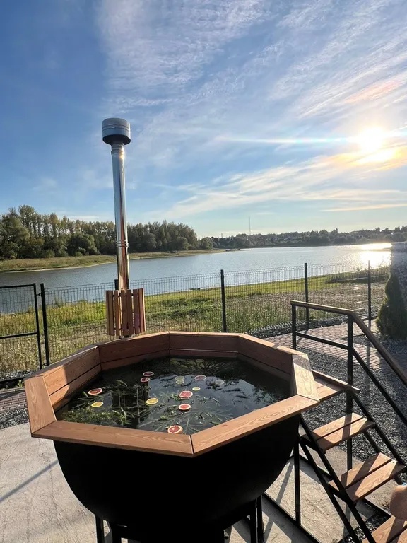 Коттедж Семейная баня и Дом с личным пирсом — Столбище