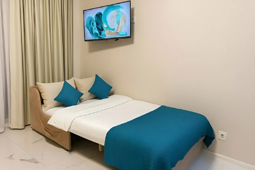 Студия с балконом и видом на море