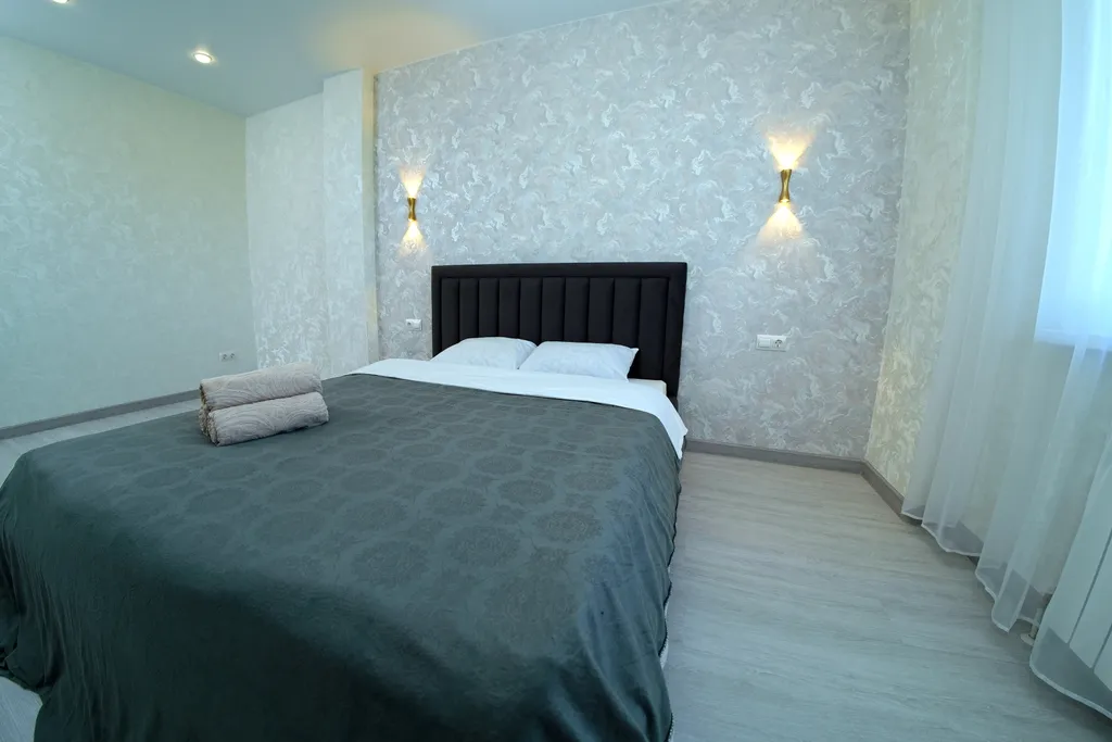 Комфортные апартаменты с видом на метромост и центр