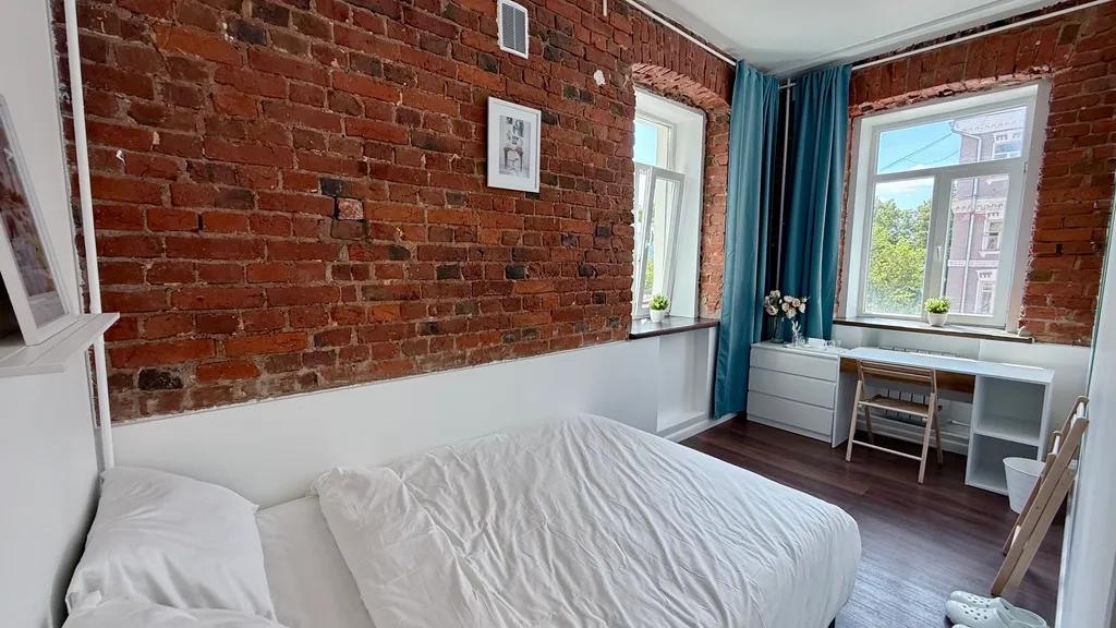 Квартира Уютная комната в стиле лофт у метро Парк культуры — аренда посуточно в Москва