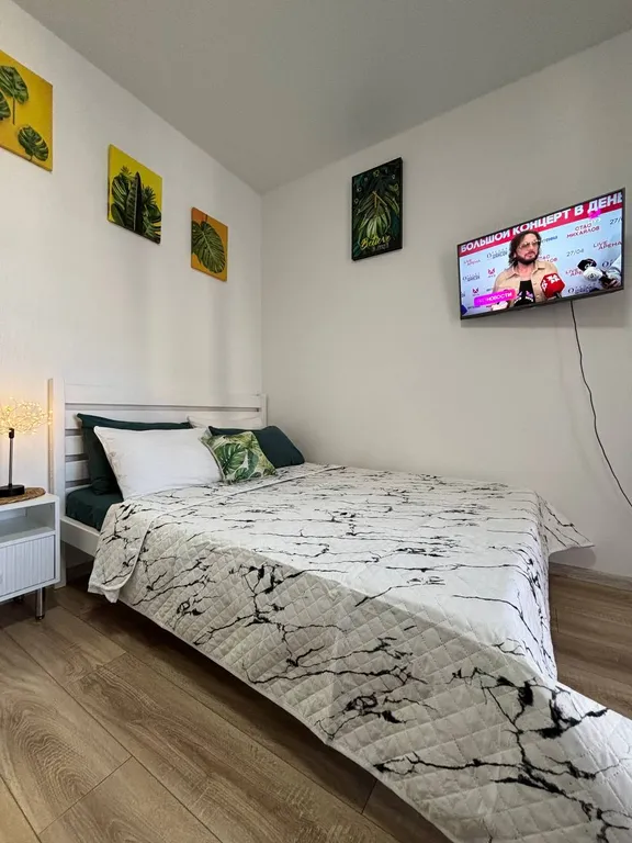 Уютная студия с террасой с видом на горы и бассейны