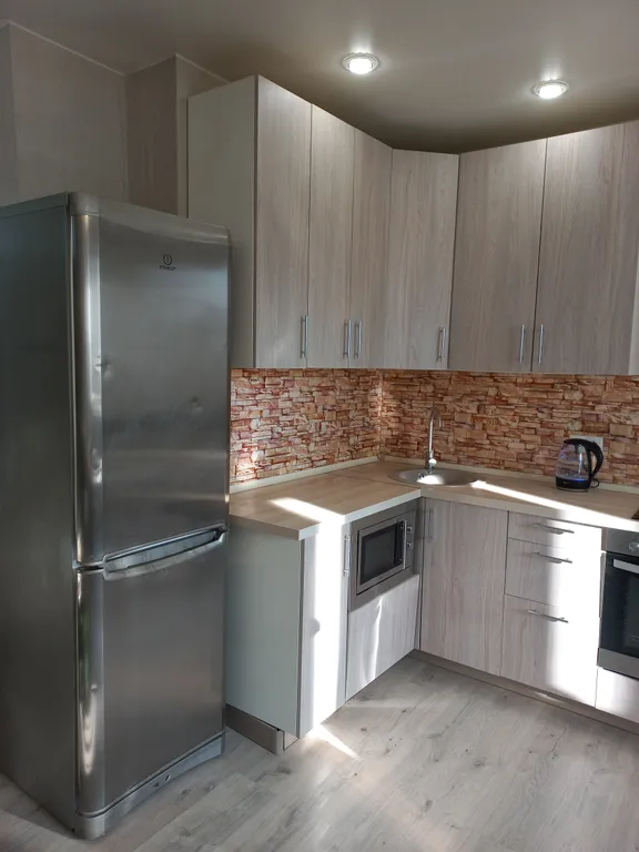 Большая, солнечная студия с перегородкой