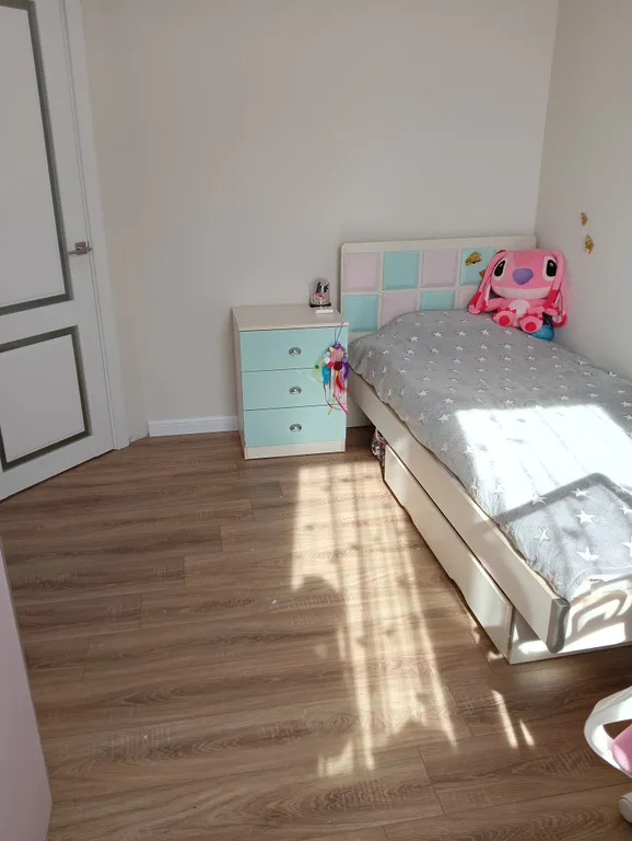 Дом с бассейном и террасой в коттеджном поселке