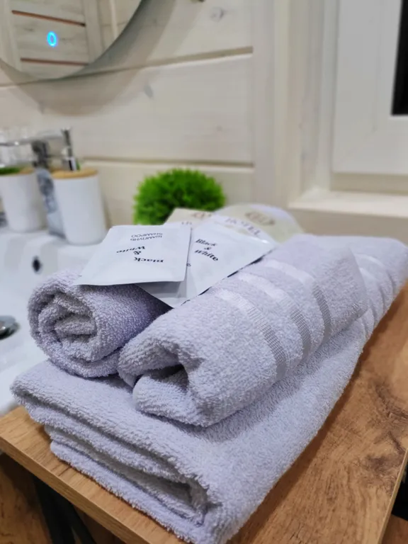 Уютный дом на берегу озера