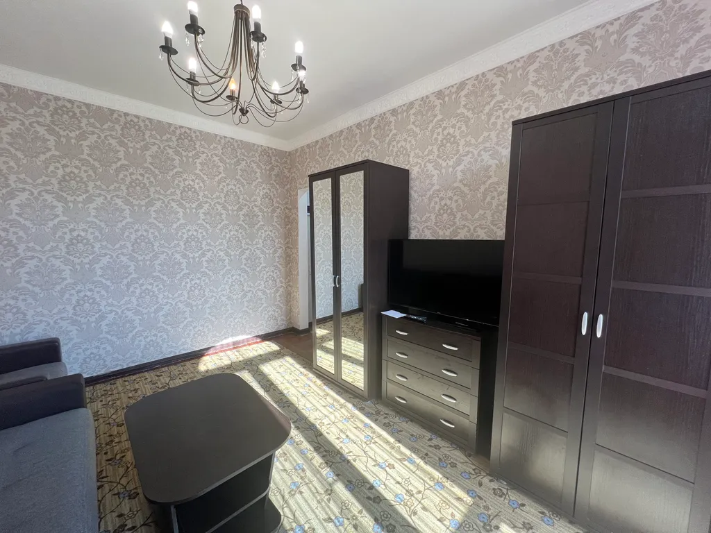 1-комнатная сталинка в Сухуме у моря