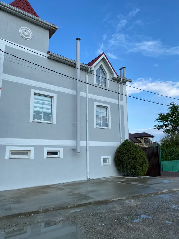 Современная квартира возле моря