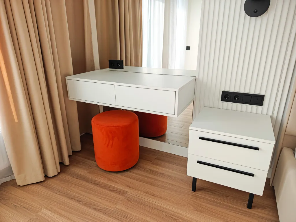 Апартаменты категории люкс 3-х комнатный на первой береговой линии