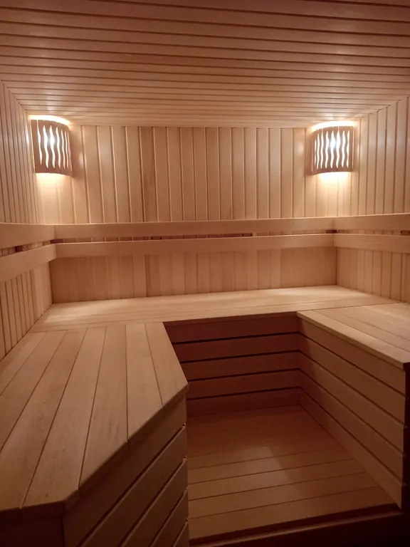 Дом с бассейном и баней