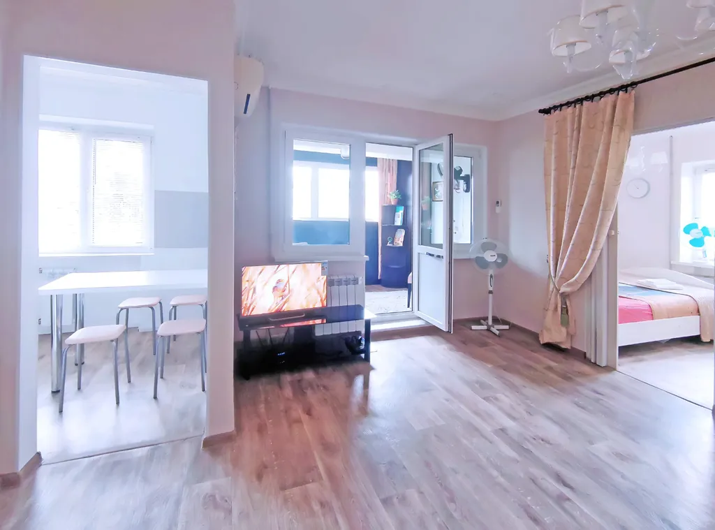 Просторная трех комнатная квартира в Центре Сочи у Моря