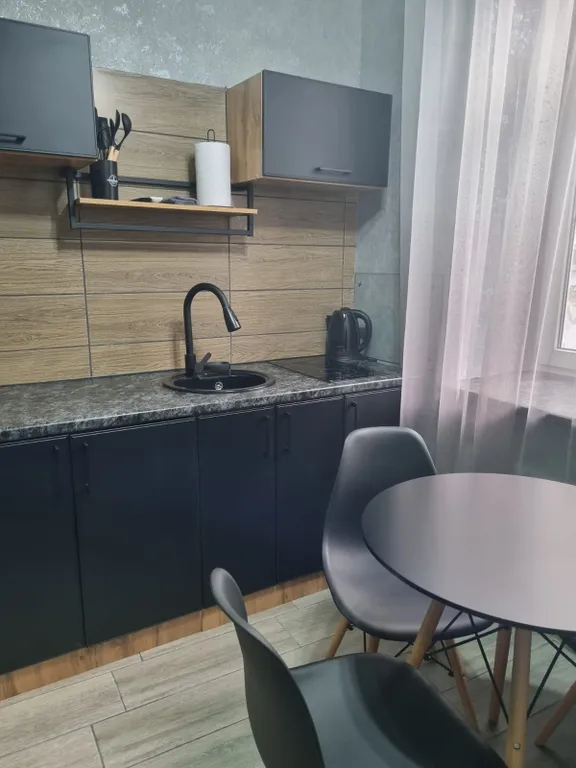 Студия на земле