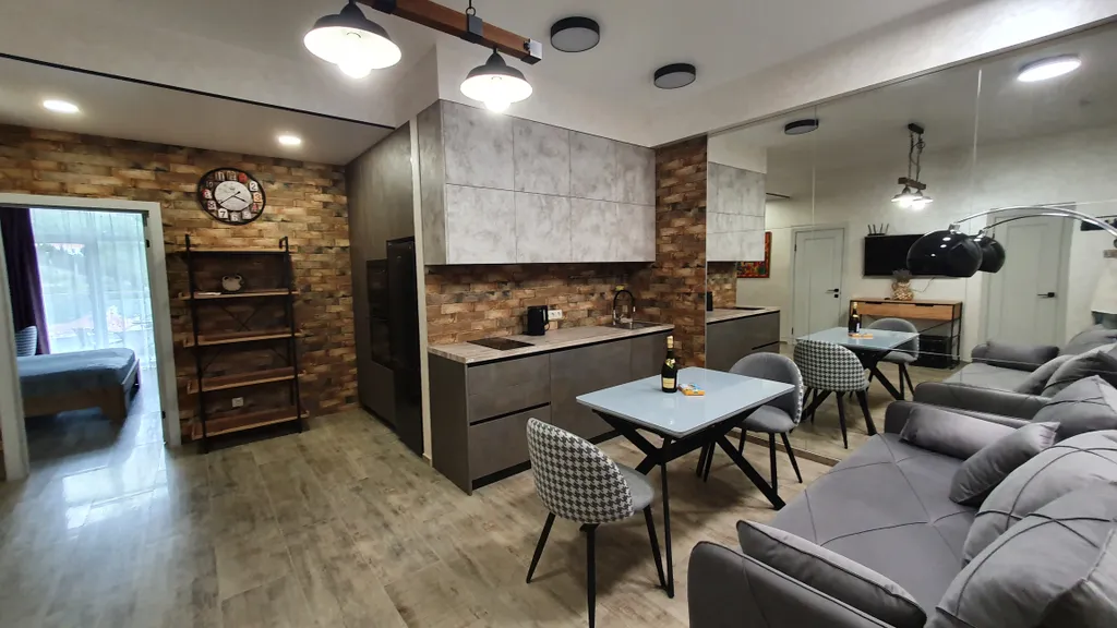 Новая дизайнерская квартира с прекрасным видом на горы