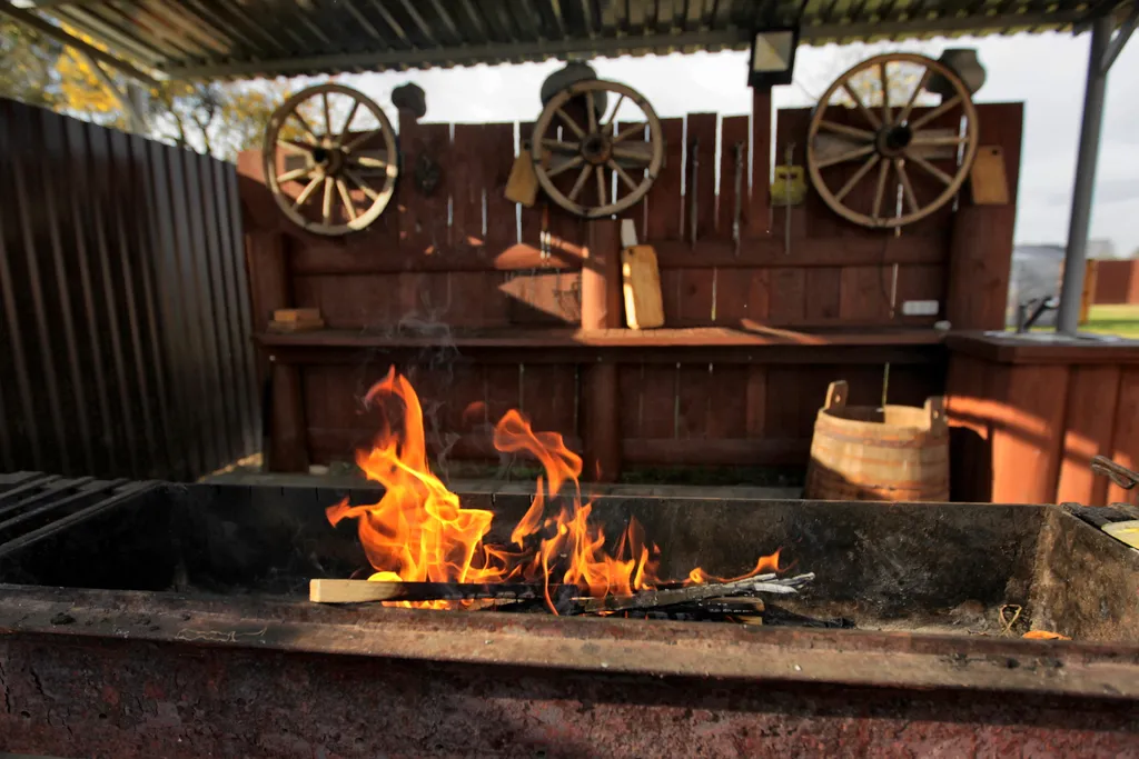 Дом с камином