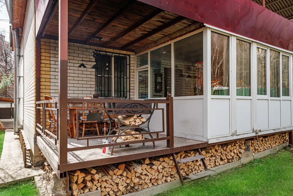 Коттедж в центре города с видом на парк