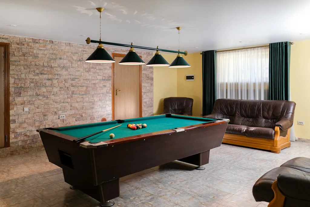 Просторный дом, бассейн с подогревом