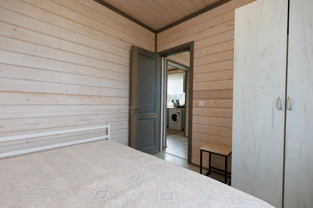 Домик с видом на озеро