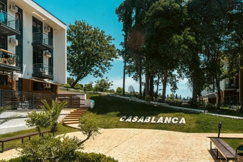 Квартира с посудомойкой, балконом и бассейном