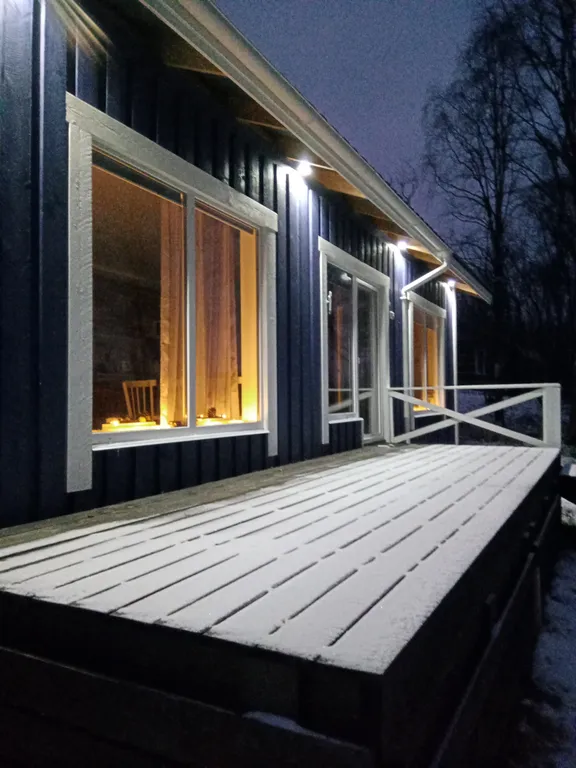 Дом на берегу озера