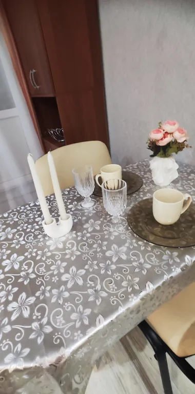 Евродвушка с камином, большой ванной и видом на пруд