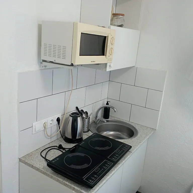 Квартира с балдахином, балконом с лаундж зоной для чая и кофе