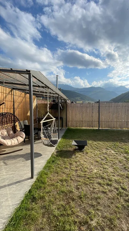 Уютный дом с видом на горы в Верхнем Фиагдоне