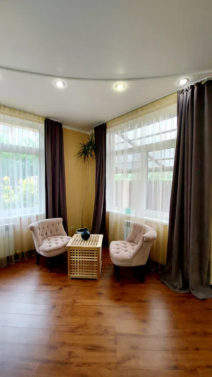 Коттедж Отдельный двухэтажный дом с уютным двором — Геленджик